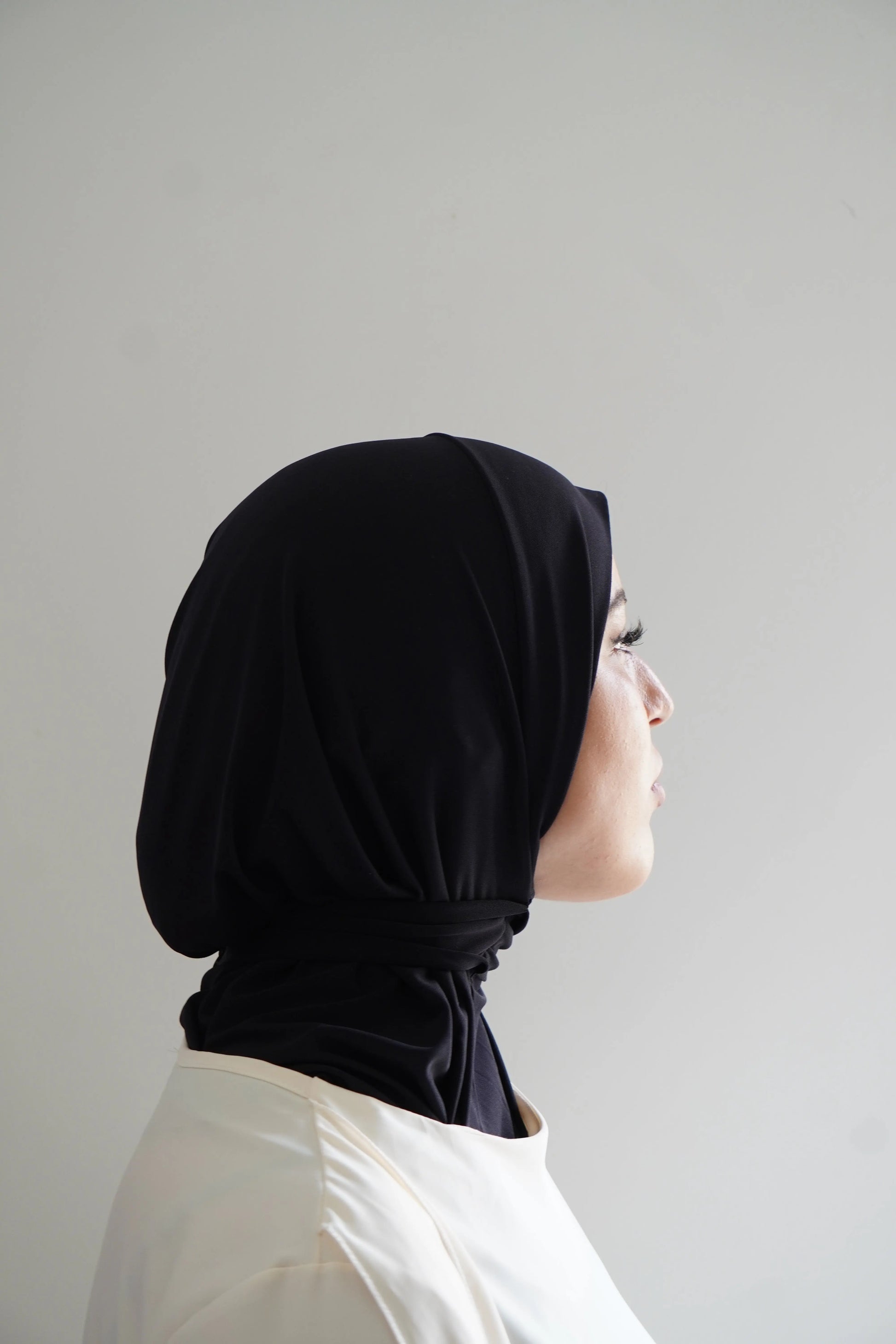 Hijab cagoule Noir – Léger, couvrant et confortable Hnynnamodesty