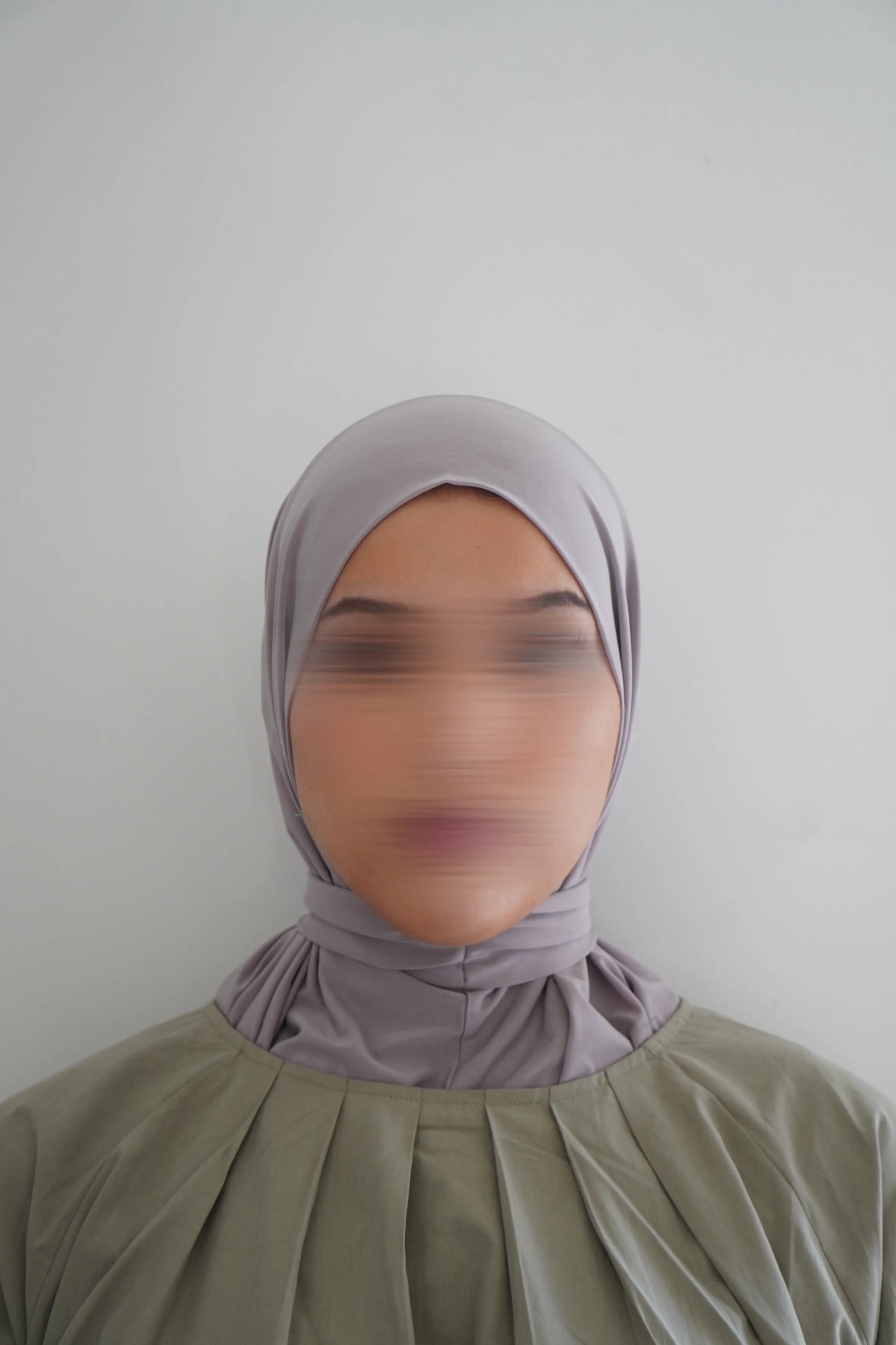 Hijab cagoule Gris clair – Léger, couvrant et confortable Hnynnamodesty