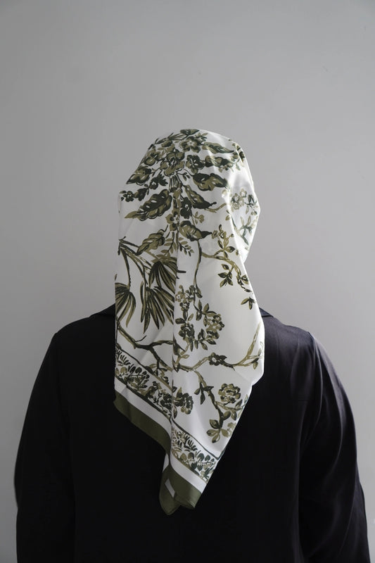 Carré effet de soie Vert – Élégance & confort au quotidien Hnynnamodesty