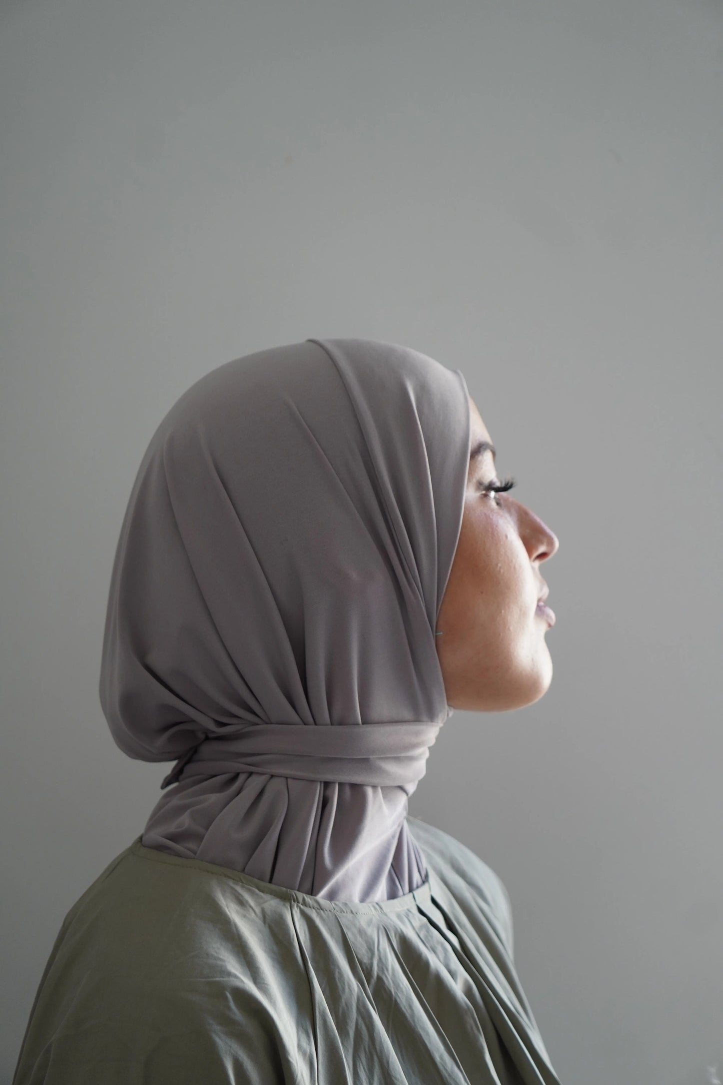 Hijab cagoule Gris clair – Léger, couvrant et confortable Hnynnamodesty