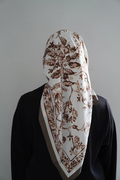 Carré effet de soie Kaki – Élégance & confort au quotidien Hnynnamodesty