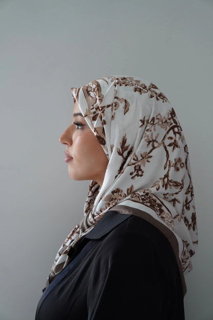 Carré effet de soie Kaki – Élégance & confort au quotidien Hnynnamodesty